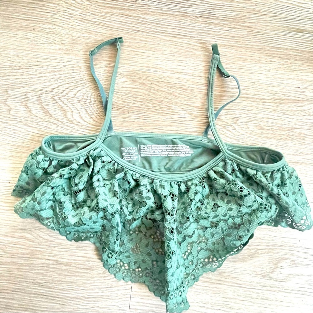 Victoria Secret’s Green Bralette Laced Top Size Large Body by Victoria Secret